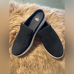 Black slide/mule casual shoes.